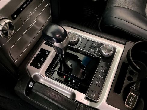 Used 2018 Toyota Land Cruiser AWD/4WD image 15