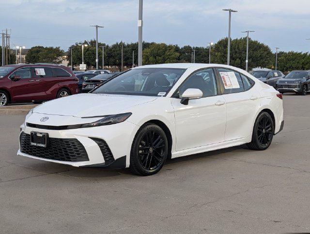 Used 2025 Toyota Camry SE FWD image 10