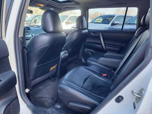 Used 2010 Toyota Highlander SE image 12