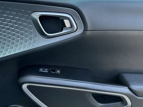 Used 2024 Kia Soul LX w/ Option Group 015 image 18