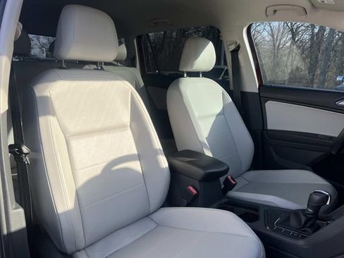Used 2018 Volkswagen Tiguan SEL image 26