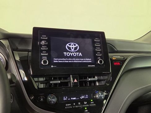 Used 2023 Toyota Camry SE w/ Cold Weather Package FWD image 17