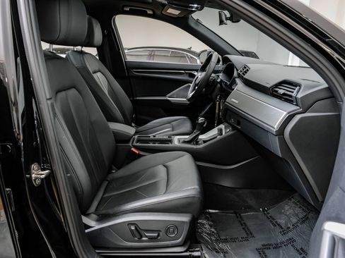 Used 2025 Audi Q3 2.0T Premium image 35