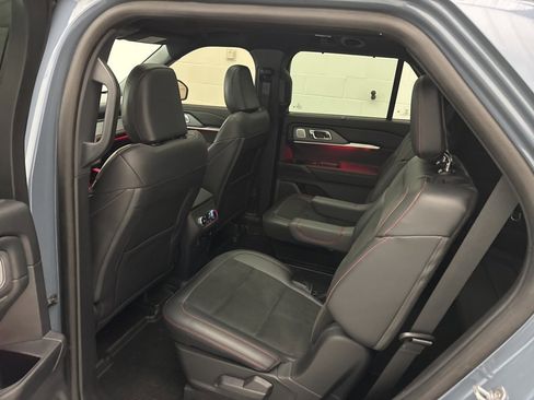 Used 2025 Ford Explorer ST image 46