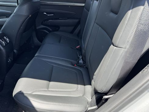 Used 2022 Hyundai Tucson Limited FWD image 11