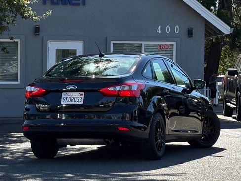 Used 2014 Ford Focus SE FWD image 5