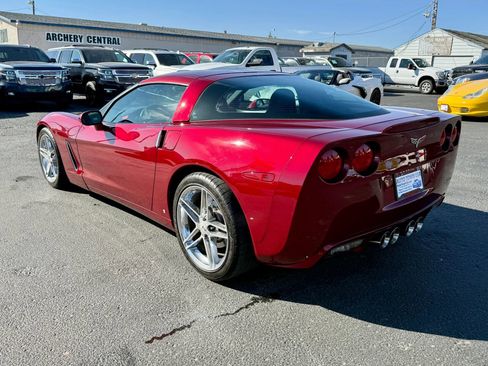 Used 2006 Chevrolet Corvette Coupe w/ Preferred Equipment Group RWD image 3