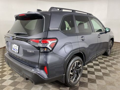 Used 2025 Subaru Forester Limited image 27
