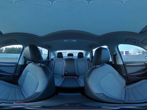 Used 2025 Volkswagen Jetta SE image 42