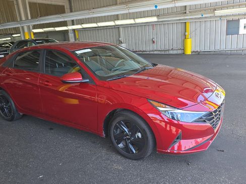 Used 2023 Hyundai Elantra Blue FWD image 2