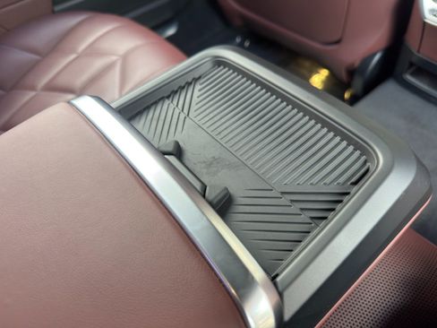 Used 2023 BMW 740i RWD image 43