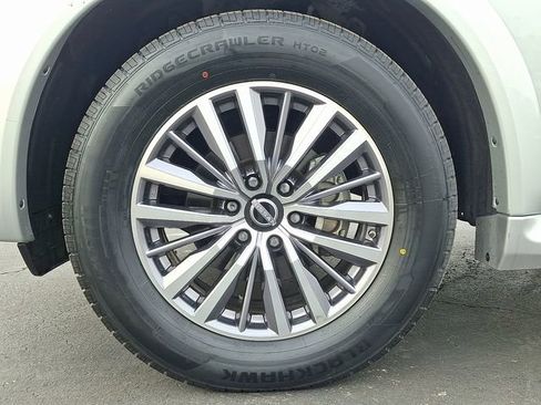 Used 2024 Nissan Armada SL w/ Captain's Chairs Package image 8