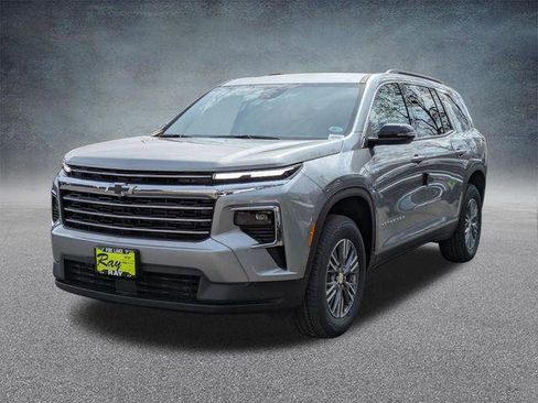 New 2026 Chevrolet Traverse LT image 8