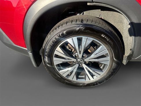 Used 2023 Nissan Rogue SV image 10