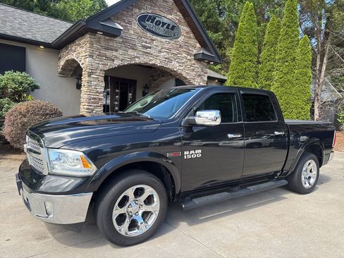 Used 2016 RAM 1500 Laramie w/ Convenience Group AWD/4WD image 2