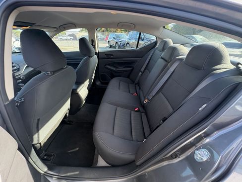 Used 2025 Nissan Altima 2.5 SV image 27