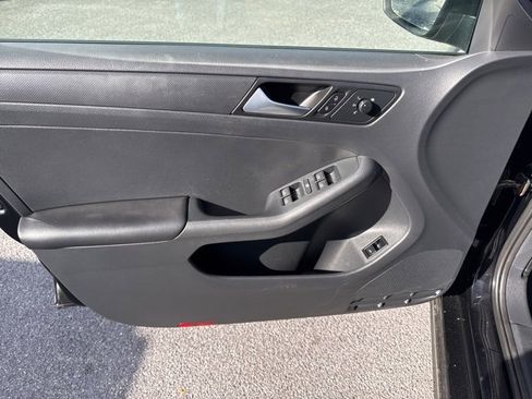 Used 2014 Volkswagen Jetta S image 14
