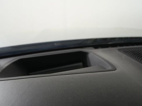 Used 2019 BMW 740i w/ Executive Package image 18