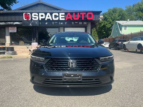 Used 2024 Honda Accord EX-L image 2