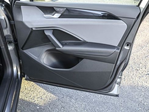 New 2026 Volkswagen Tiguan SE image 42