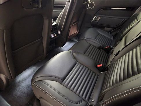 New 2026 Land Rover Discovery S image 29