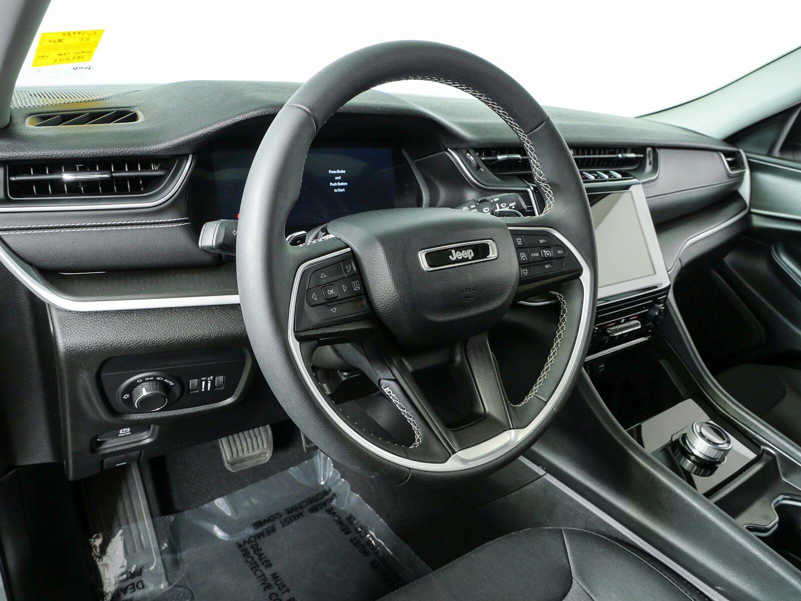 Used 2023 Jeep Grand Cherokee Laredo X AWD/4WD image 5