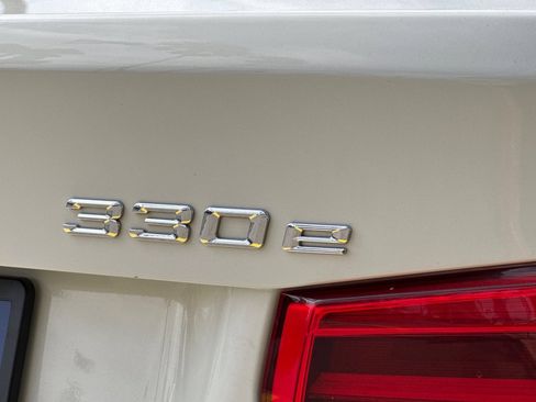 Used 2017 BMW 330e RWD image 27
