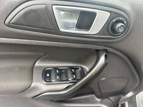 Used 2016 Ford Fiesta SE FWD image 16