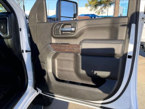 Used 2022 GMC Sierra 2500 SLE w/ SLE Convenience Package image 22