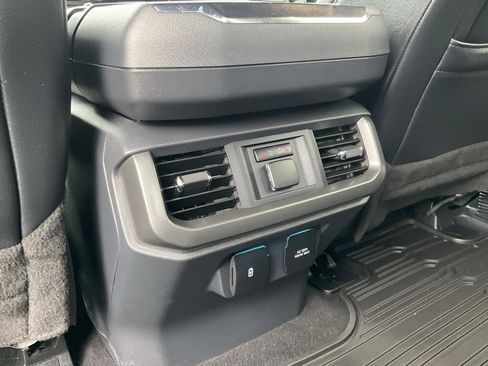 Used 2024 Ford F150 Lariat w/ Equipment Group 502A High image 22