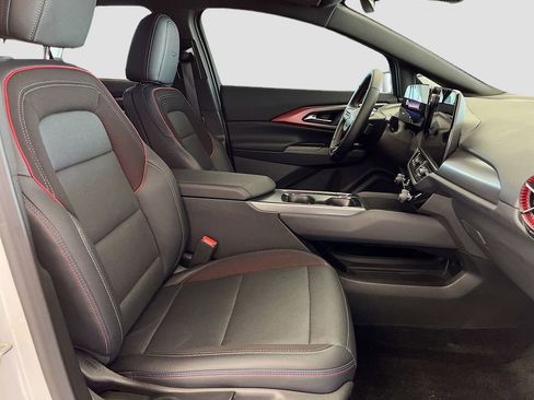 Used 2025 Chevrolet Equinox EV RS image 29