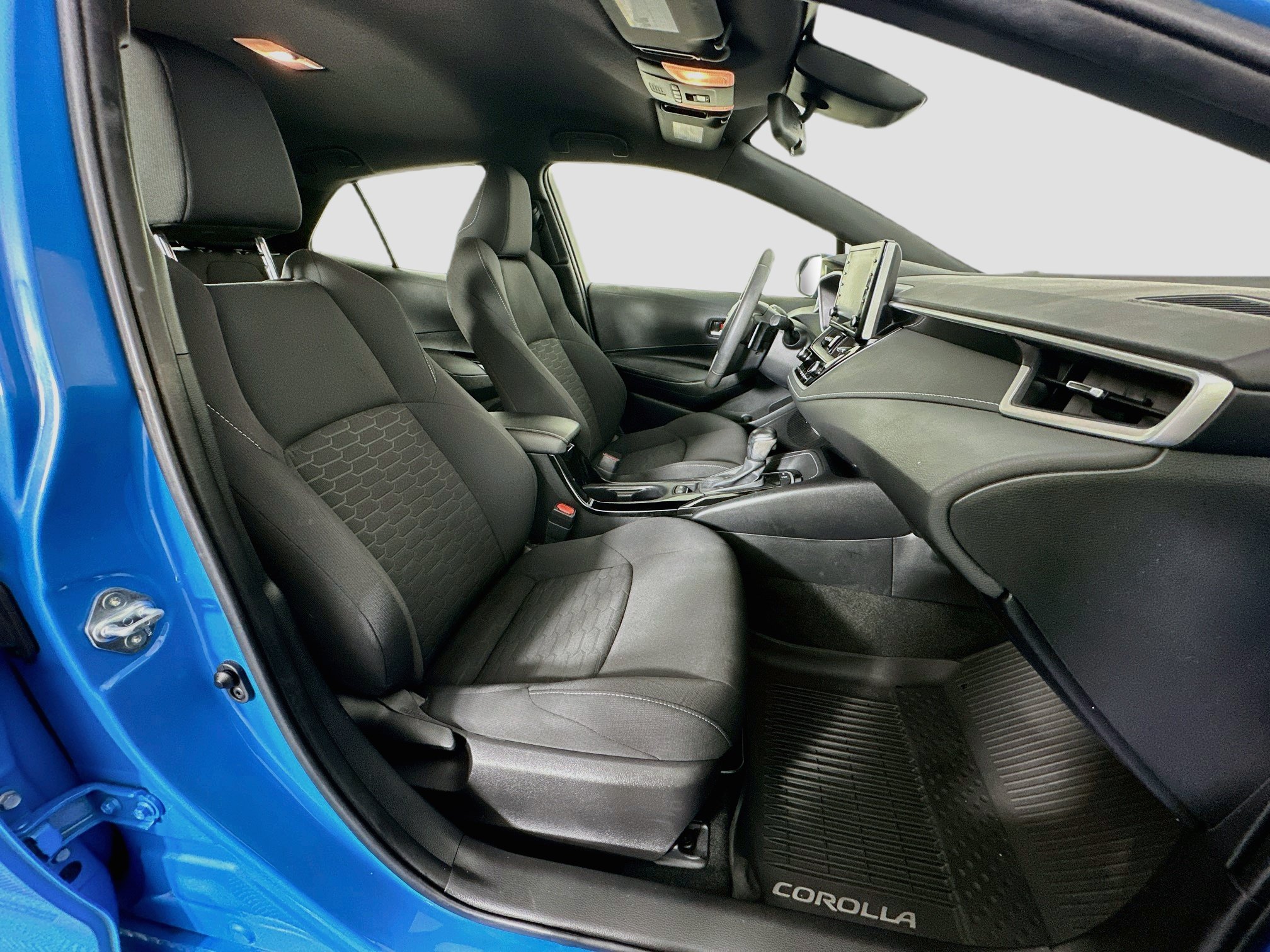 Used 2022 Toyota Corolla SE FWD image 30