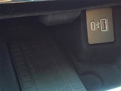 Certified 2023 Lincoln Nautilus Reserve image 23