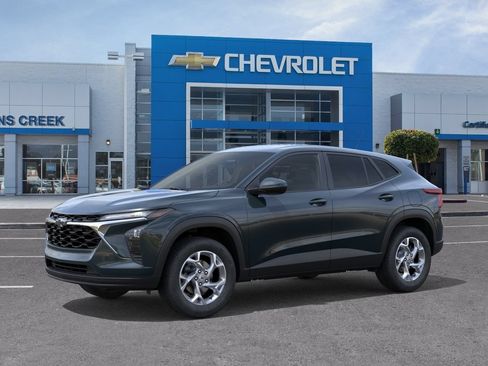 Used 2026 Chevrolet Trax LS w/ LS Convenience Package FWD image 6