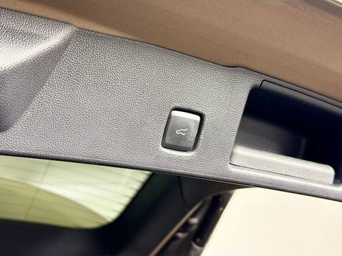 Used 2021 Ford Escape SE w/ Convenience Package image 38