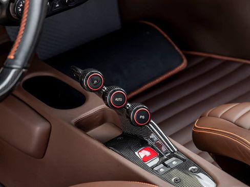 Used 2015 Ferrari 458 Speciale Coupe RWD image 27