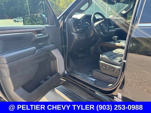 Used 2023 Chevrolet Silverado 1500 High Country w/ Technology Package AWD/4WD image 12