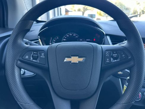 Used 2020 Chevrolet Trax LT AWD/4WD image 23