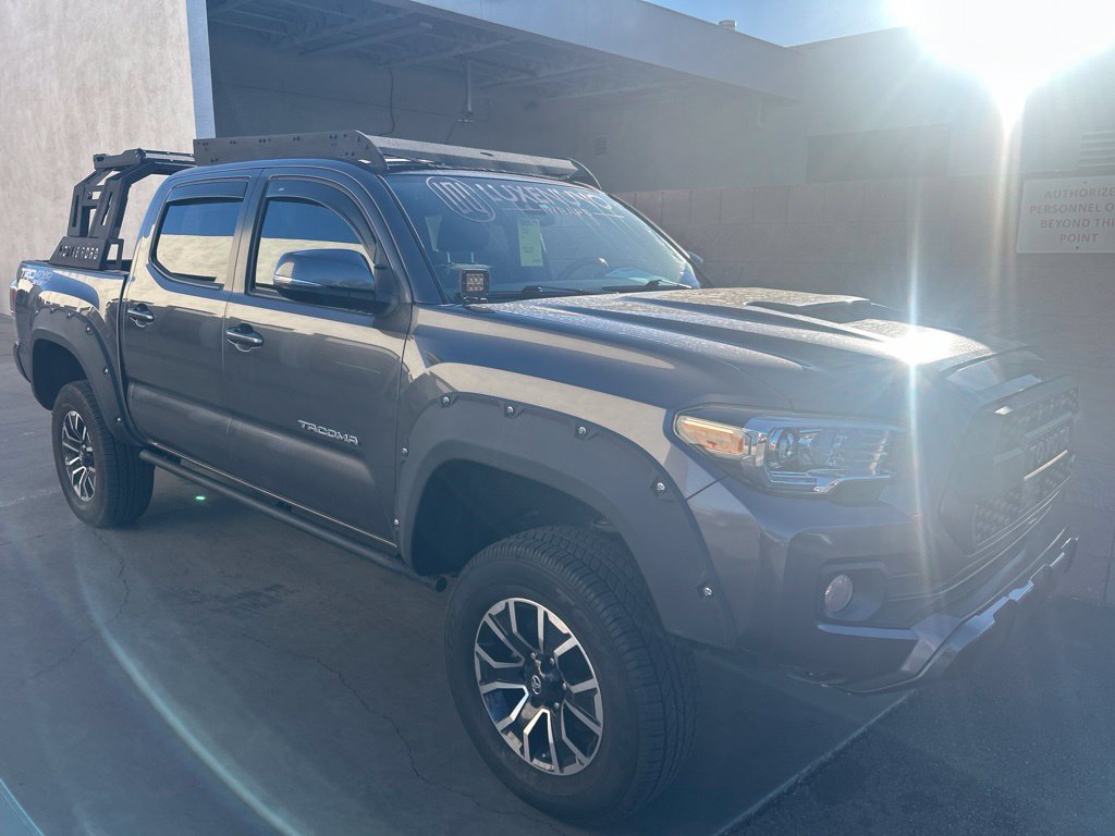Used 2020 Toyota Tacoma TRD Sport w/ Technology Package AWD/4WD image 2