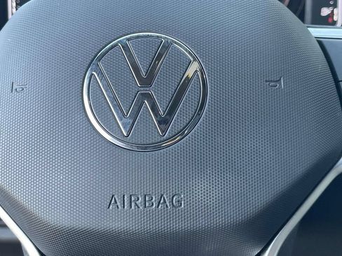 Certified 2022 Volkswagen Atlas Cross Sport SE FWD image 30