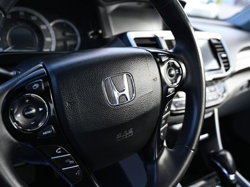 Used 2016 Honda Accord Touring image 23