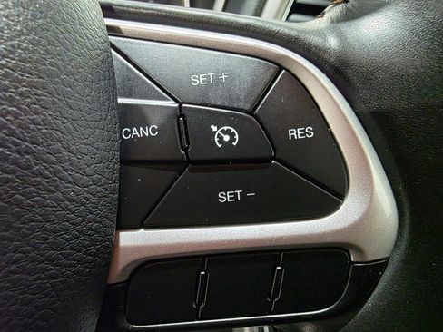 Used 2019 Jeep Compass Altitude w/ Cold Weather Group image 5