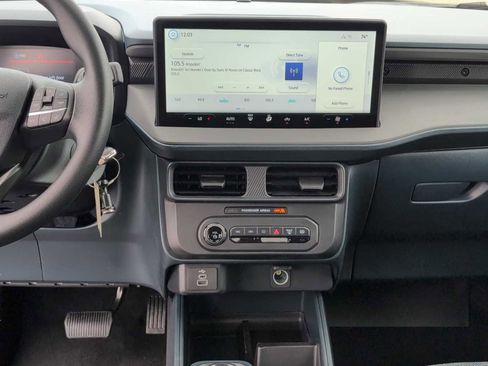 New 2026 Ford Maverick XL image 23