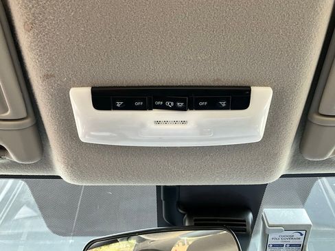 Used 2025 Nissan Versa SV image 16