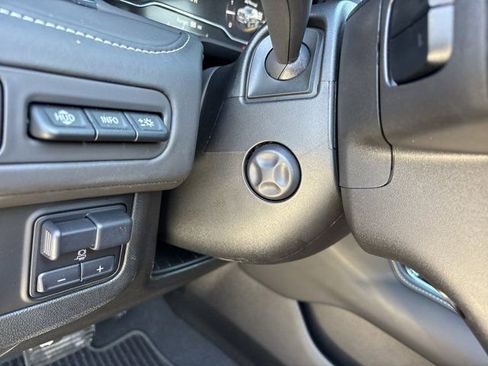 Used 2023 GMC Yukon Denali Ultimate image 29