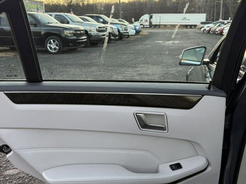 Used 2014 Mercedes-Benz E 350 Sedan image 14