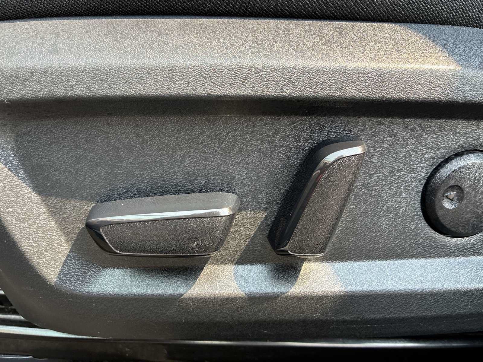 Used 2024 Nissan Rogue SV AWD/4WD image 17