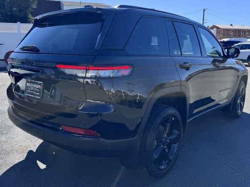 New 2025 Jeep Grand Cherokee Limited w/ Black Appearance Package image 7