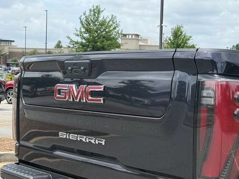Used 2024 GMC Sierra 2500 AT4 w/ Technology Package AWD/4WD image 14