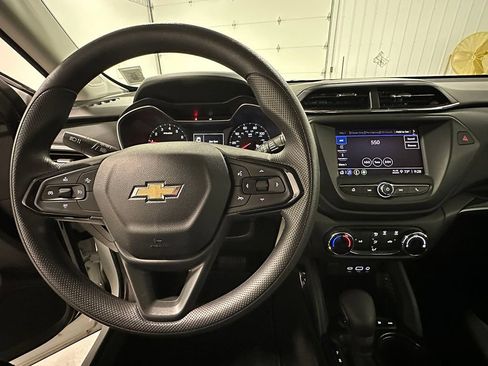 Used 2023 Chevrolet TrailBlazer LS AWD/4WD image 33